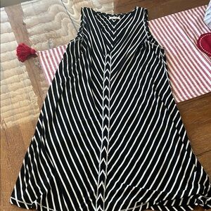 Max Studio Black and White Striped Sleeveless Dress